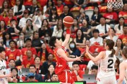 皇冠体育:“双塔”闪光 中国女篮热身赛击败日本队